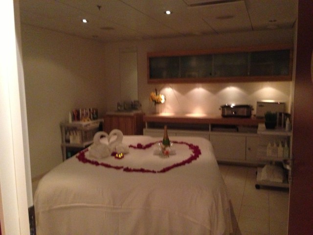 Allure-of-the-seas-spa-2-couples-suite.jpg